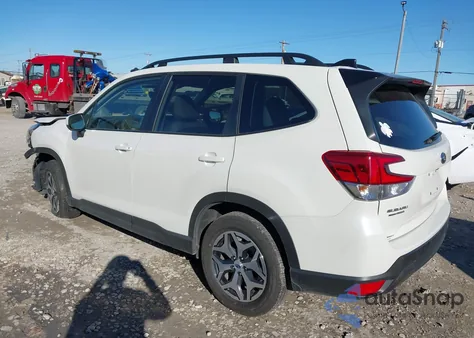 2024 Subaru Forester Premium из США, поврежденный, VIN JF2SKADC0RH469697
